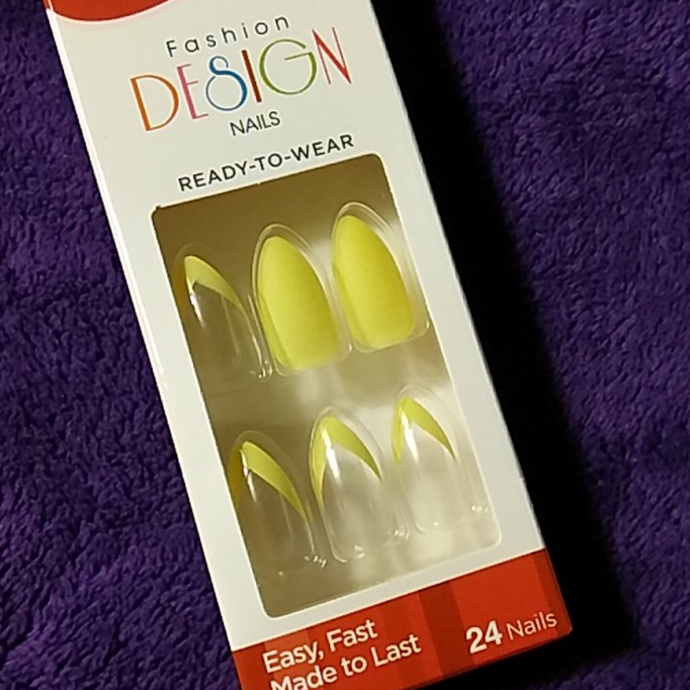 COPY - Kiss fashion design ready to wear nails ye…